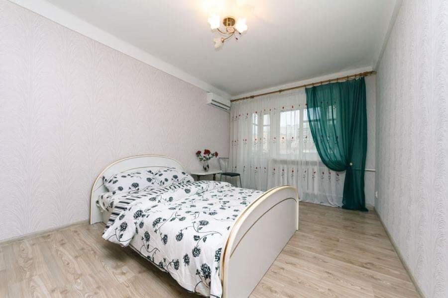 Comfortable One Bad Near Guliver Kiev Esterno foto